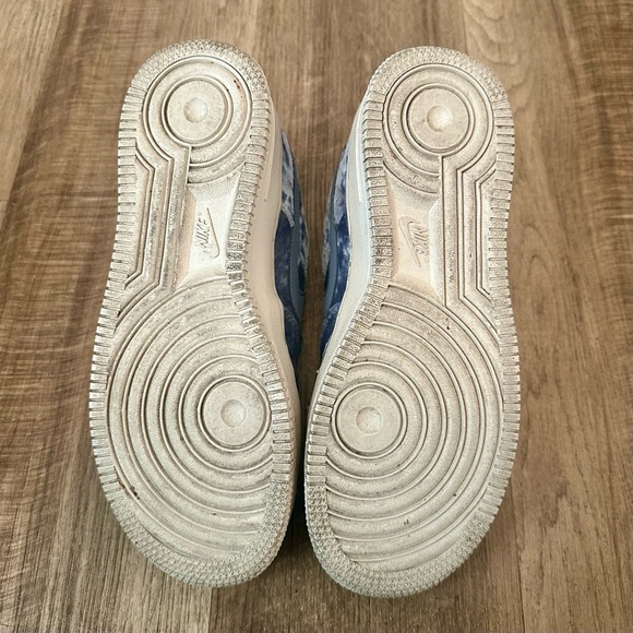 Women's blue velvet Nike Air Force 1s with box - Picture 6 of 7